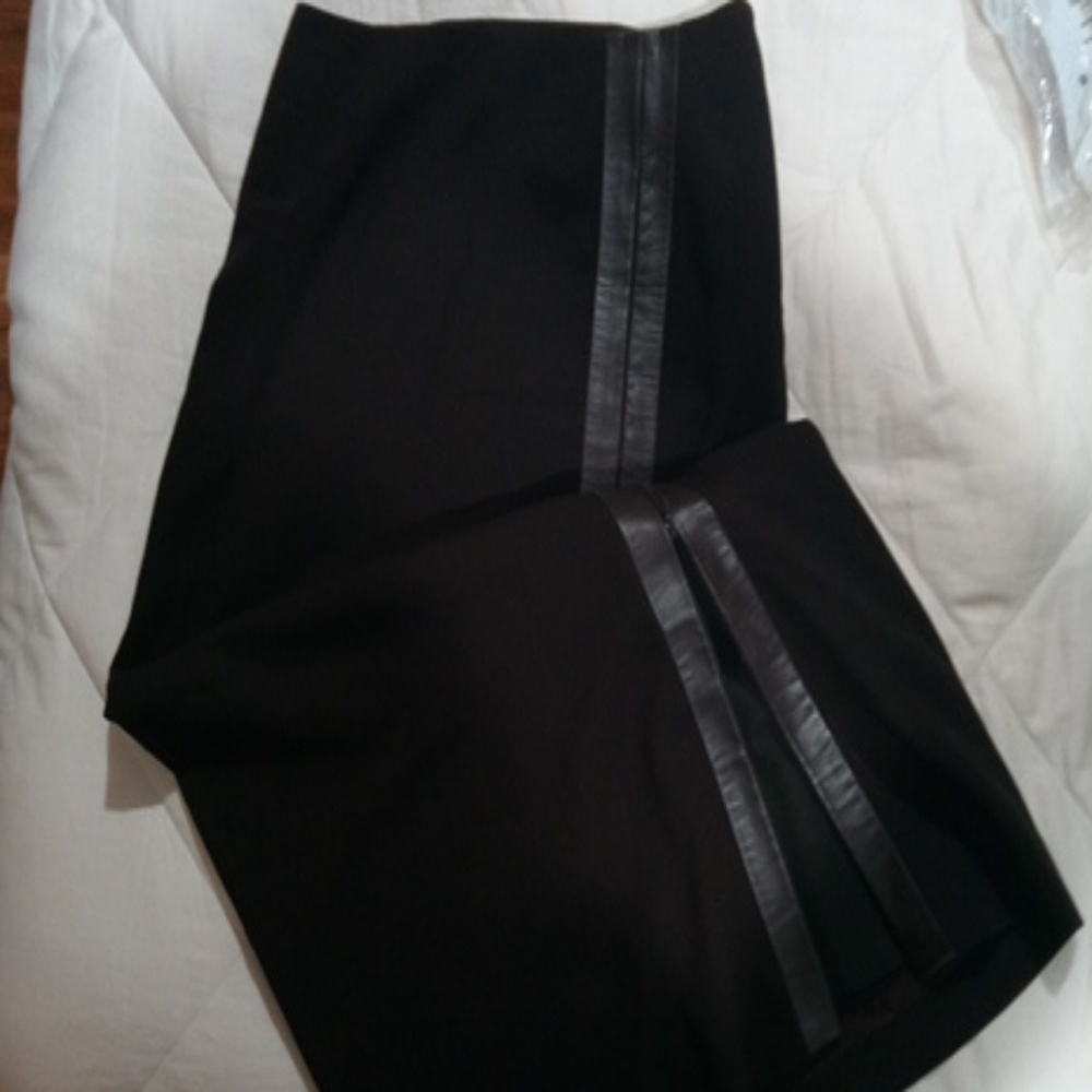 Vintage dana Buchman leather trim size 2 skirt
